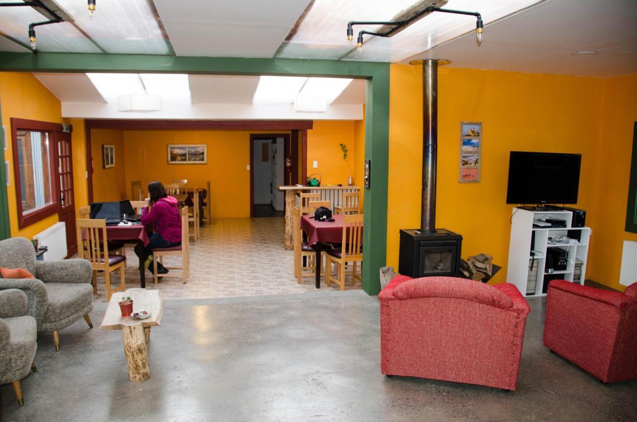 El Patagonico Hostel Puerto Natales Esterno foto